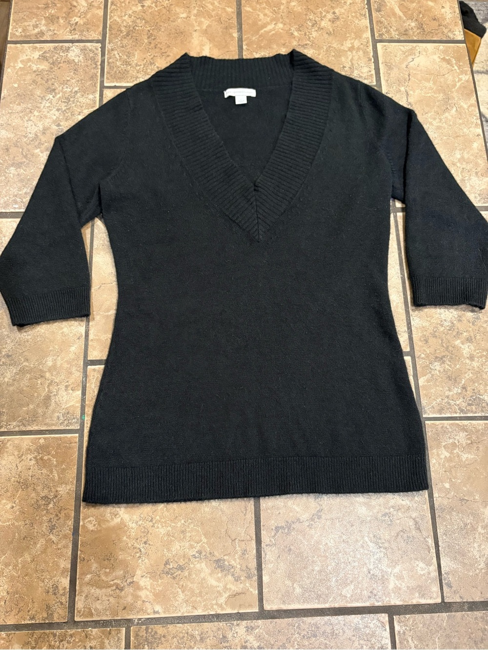 New York & Company Black V-Neck 3/4 sleeve Womenβs Sweater Small